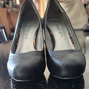 Madden Girl Black Leather Pumps Size 6
